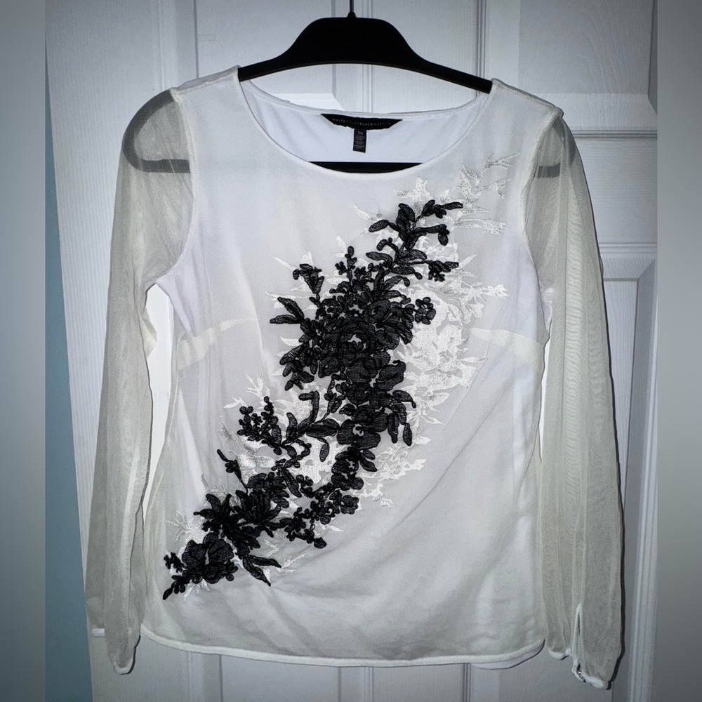 White House Black Market Stunning Embroidered Top | White & Black | EUC | XS